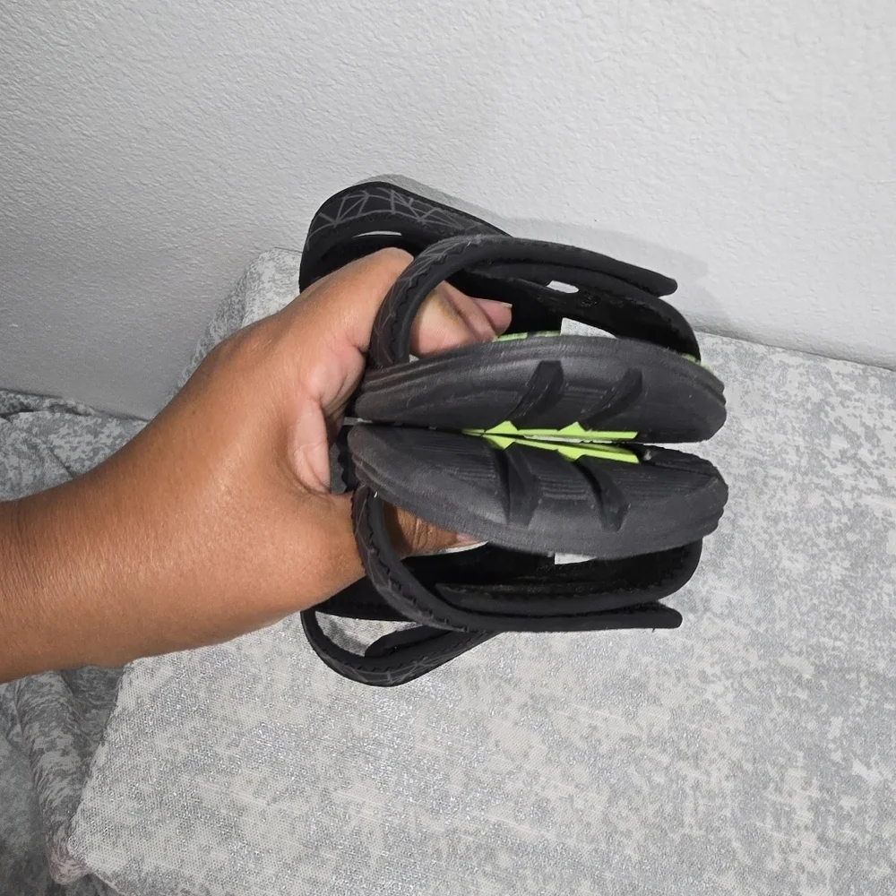 Teva Black and Green Tidepool Sport Kids Sandal Size 1